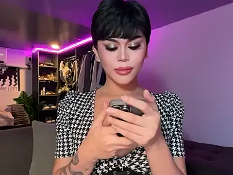 Snapshot of erotictsmonica chatting on May 5, 2026, 2:41 am erotictsmonica online show from May 5, 2026, 2:41 am