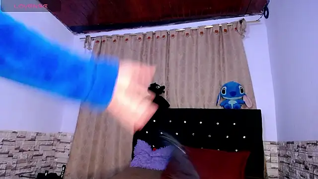 DaraKat18 online show from January 8, 2026, 8:05 am