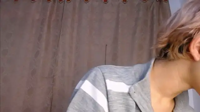 DaraKat18 online show from May 19, 2026, 10:38 pm