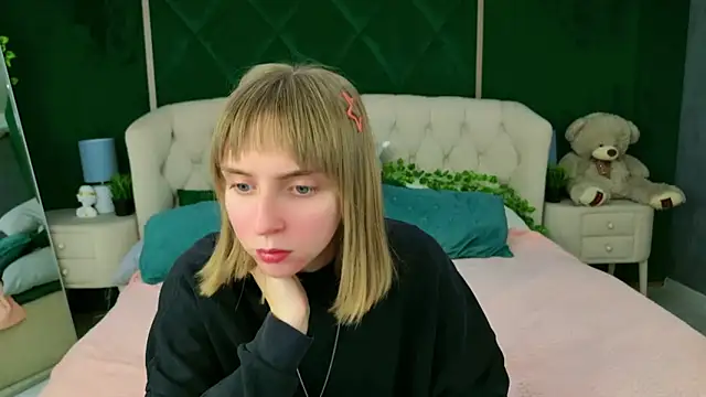 Snapshot of Beverly_Gomes chatting on October 1, 2025, 3:29 pm Beverly Gomes online show from October 1, 2025, 3:29 pm