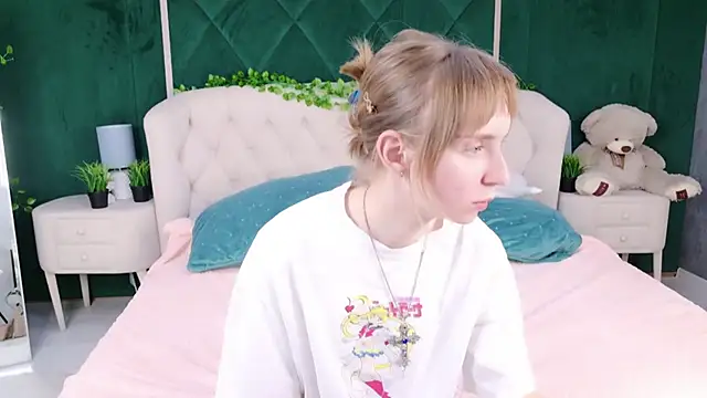 Snapshot of Beverly_Gomes chatting on October 8, 2025, 5:27 am Beverly Gomes online show from October 8, 2025, 5:27 am