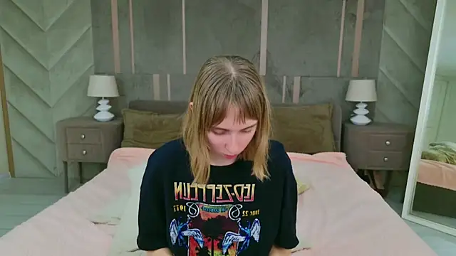 Snapshot of Beverly_Gomes chatting on October 12, 2025, 5:50 am Beverly Gomes online show from October 12, 2025, 5:50 am