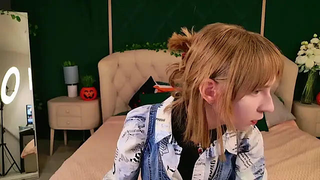 Snapshot of Beverly_Gomes chatting on October 20, 2025, 3:56 pm Beverly Gomes online show from October 20, 2025, 3:56 pm