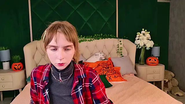 Snapshot of Beverly_Gomes chatting on October 21, 2025, 3:24 pm Beverly Gomes online show from October 21, 2025, 3:24 pm