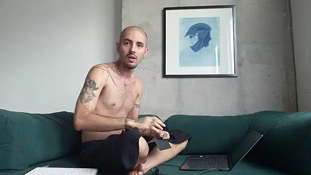 Snapshot of gael_rivas chatting on November 9, 2025, 4:49 pm gael rivas online show from November 9, 2025, 4:49 pm