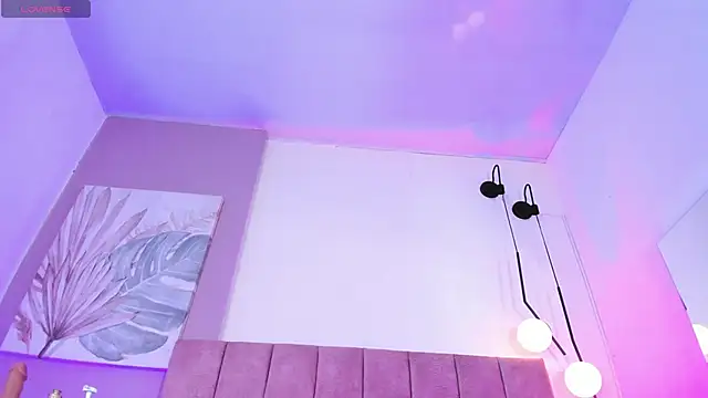 VelvetQueen  online show from November 3, 2025, 11:33 am