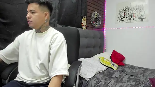 CrisabellssEden online show from December 22, 2025, 2:36 pm