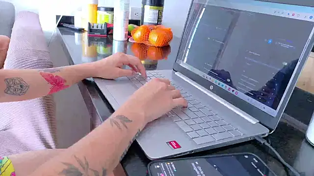 Noah-Garcia online show from September 27, 2025, 5:40 pm