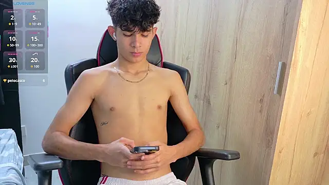 Noah-Garcia online show from October 24, 2025, 9:33 pm