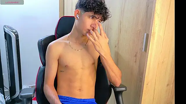 Noah-Garcia online show from November 4, 2025, 8:30 pm