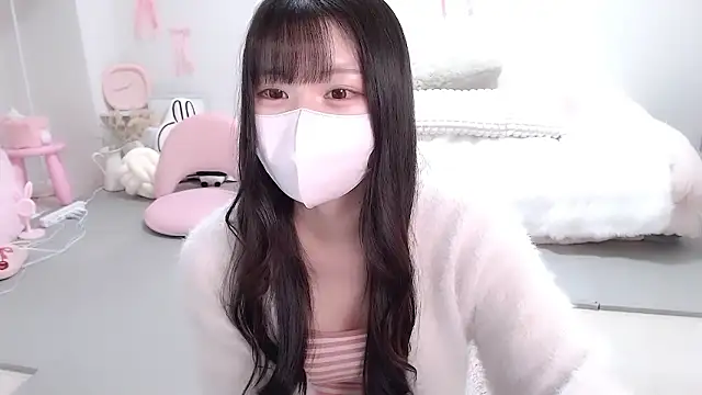 moka-neko online show from November 30, 2025, 1:15 pm