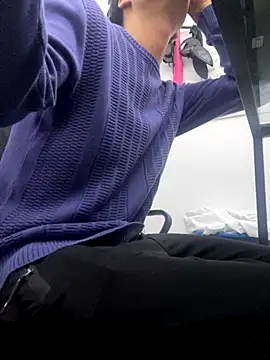 Snapshot of StevenHumps chatting on October 2, 2025, 3:57 am StevenHumps online show from October 2, 2025, 3:57 am