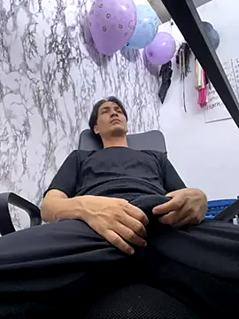 Snapshot of StevenHumps chatting on October 11, 2025, 7:51 am StevenHumps online show from October 11, 2025, 7:51 am