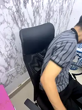 Snapshot of StevenHumps chatting on October 17, 2025, 4:15 am StevenHumps online show from October 17, 2025, 4:15 am