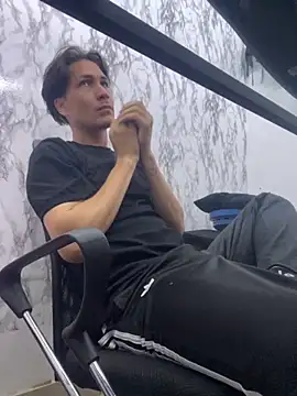 Snapshot of StevenHumps chatting on October 30, 2025, 7:10 am StevenHumps online show from October 30, 2025, 7:10 am