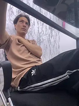 Snapshot of StevenHumps chatting on November 8, 2025, 5:18 am StevenHumps online show from November 8, 2025, 5:18 am