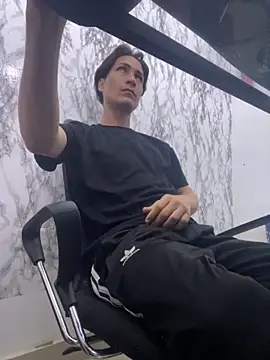 Snapshot of StevenHumps chatting on November 9, 2025, 7:17 am StevenHumps online show from November 9, 2025, 7:17 am