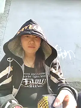 siki-00 online show from November 23, 2025, 6:35 am