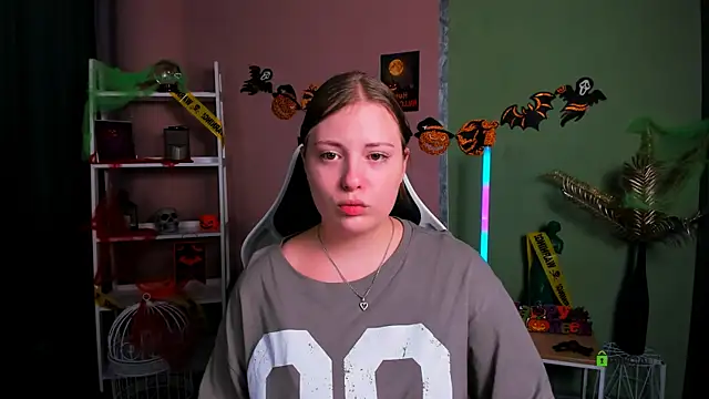 Snapshot of melani_bumm chatting on October 21, 2025, 5:52 am melani bumm online show from October 21, 2025, 5:52 am