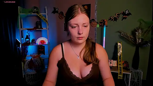 Snapshot of melani_bumm chatting on October 24, 2025, 7:10 pm melani bumm online show from October 24, 2025, 7:10 pm