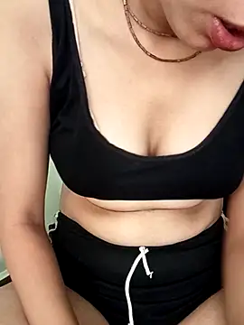 Snapshot of Khushi-Chaudhary chatting on October 6, 2025, 5:27 am Khushi-Chaudhary online show from October 6, 2025, 5:27 am