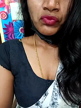 Snapshot of Divya_Spandhana_90 chatting on October 8, 2025, 5:32 pm Divya Spandhana 90 online show from October 8, 2025, 5:32 pm