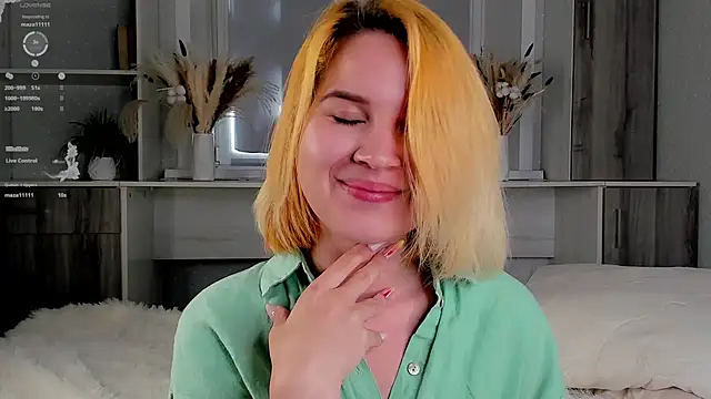 AgnesSonnek online show from September 12, 2025, 1:28 am