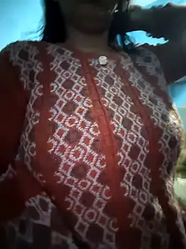 Snapshot of your_favourite_bhabhi chatting on November 4, 2025, 12:10 am your favourite bhabhi online show from November 4, 2025, 12:10 am