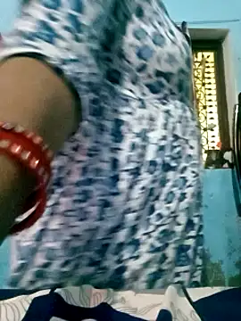 Snapshot of your_favourite_bhabhi chatting on November 6, 2025, 4:24 am your favourite bhabhi online show from November 6, 2025, 4:24 am