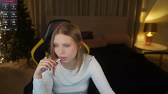 Tiana Princesss online show from December 22, 2025, 7:55 pm