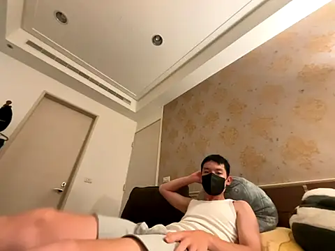 kaikai1335 online show from October 18, 2025, 7:31 am