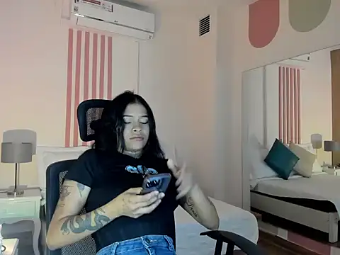  Sharloth  online show from December 2, 2025, 2:01 pm