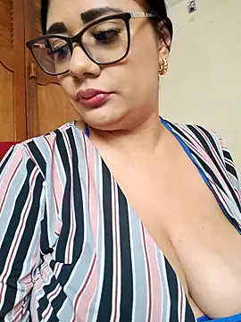 Monse--145 online show from March 3, 2026, 7:09 pm