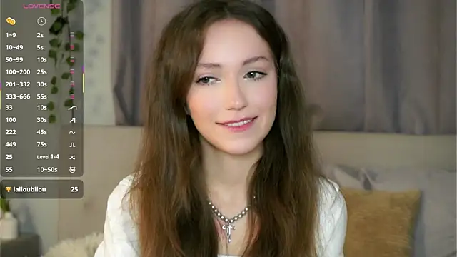 ZeniaBolich online show from October 11, 2025, 10:08 pm