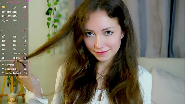 ZeniaBolich online show from October 15, 2025, 9:59 pm