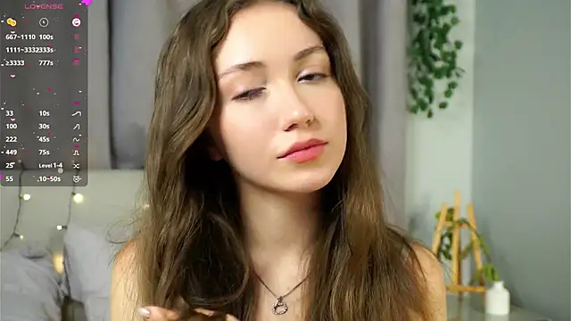 ZeniaBolich online show from October 16, 2025, 10:11 pm