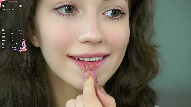 ZeniaBolich online show from November 7, 2025, 9:48 pm