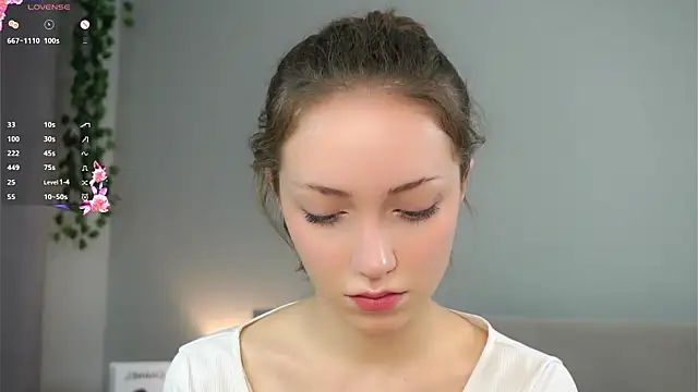 ZeniaBolich online show from November 11, 2025, 1:49 am