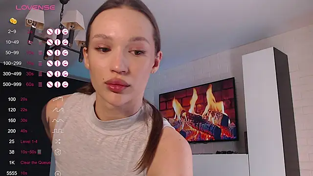 Snapshot of JadeSwift chatting on September 23, 2025, 10:18 am JadeSwift online show from September 23, 2025, 10:18 am