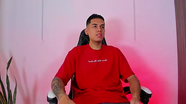 Nickyblazze  online show from September 17, 2025, 1:35 pm