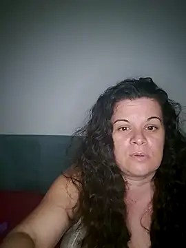 PerleRaree online show from April 24, 2026, 8:33 pm