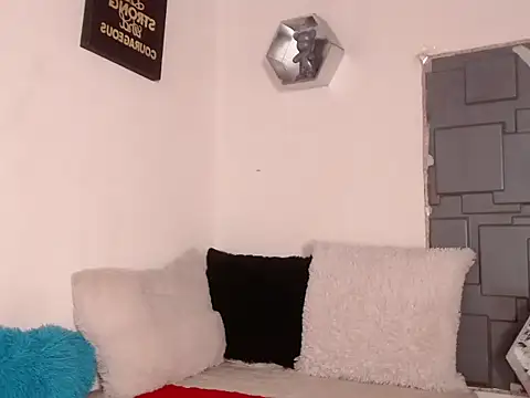 Snapshot of Trinity_Knox chatting on October 15, 2025, 4:18 pm Trinity Knox online show from October 15, 2025, 4:18 pm