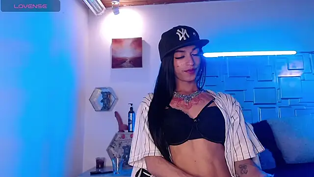 Snapshot of Trinity_Knox chatting on October 21, 2025, 4:41 pm Trinity Knox online show from October 21, 2025, 4:41 pm