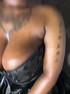 Snapshot of QUEEN_NOBUHLE_777 chatting on November 5, 2025, 8:42 pm QUEEN NOBUHLE 777 online show from November 5, 2025, 8:42 pm