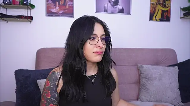 SophiieCumsx online show from June 24, 2026, 2:43 am
