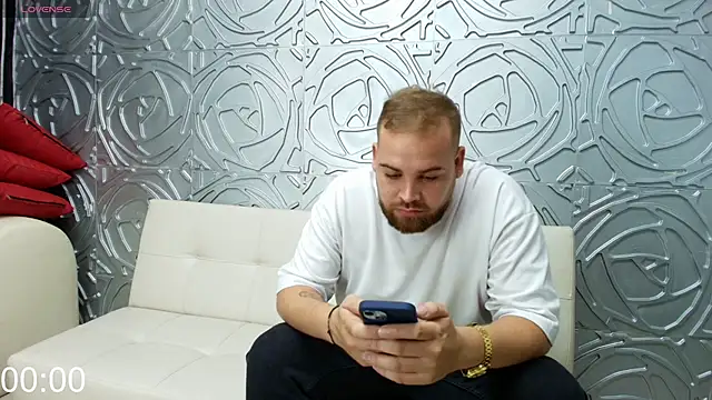 Sweetberryhot online show from November 11, 2025, 7:14 pm