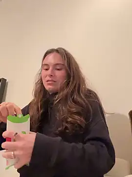 SophiiaStarr online show from October 19, 2025, 4:29 pm