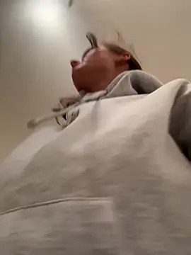 SophiiaStarr online show from October 30, 2025, 7:47 pm