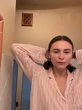 SophiiaStarr online show from February 13, 2026, 2:02 pm