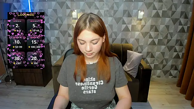 AnnaStills online show from November 26, 2025, 1:23 pm